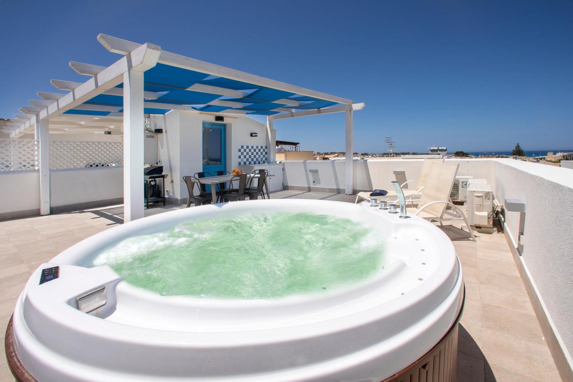 Itaca E Medea - Appartamenti Con Idromassaggio In Terrazza San Vito Lo Capo Exterior photo